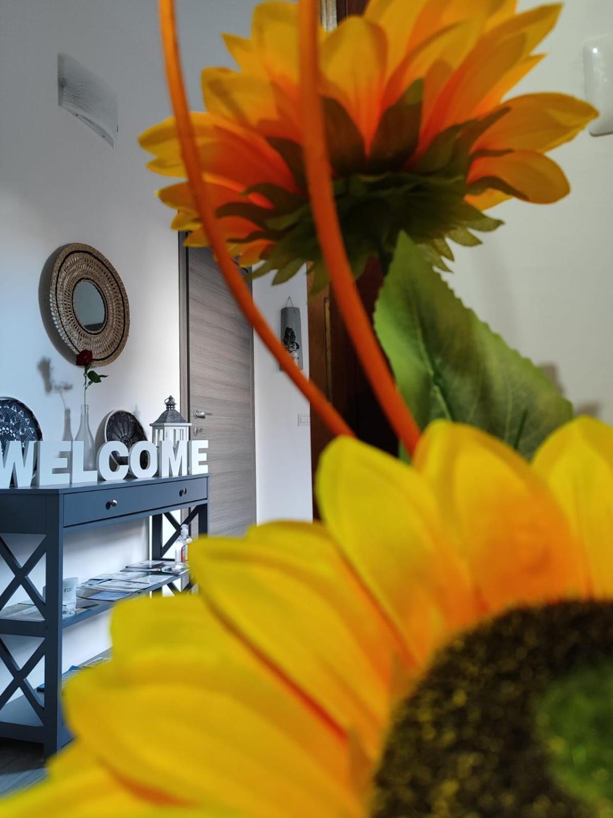 Casa Vacanze Con Giardino I Girasoli - Cin It 09006 - 9 C 2000 R4042- Sorso Exteriör bild